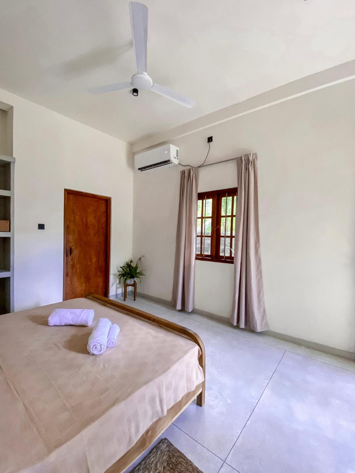 The Palm Private Cottages Midigama East Exterior foto